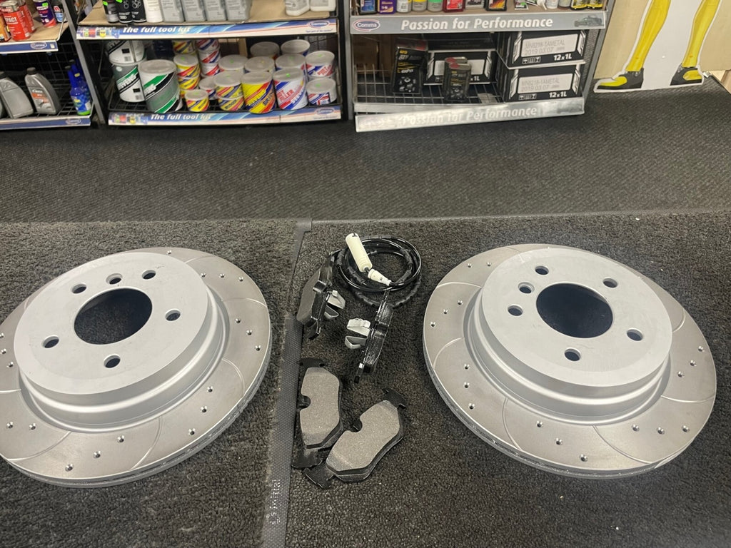 BMW 320D E91 TOURING BRAKE DISC DRILLED GROOVED MINTEX BRAKE PADS FRONT REAR