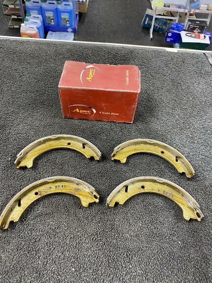  VOLVO 850 2.0 APEC REAR BRAKE SHOES SET OF 4