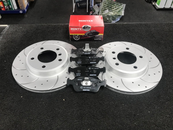 BMW 318i 325i 320i 323 E30 FRONT CROSS DRILLED GROOVED BRAKE DISC MINTEX PAD 