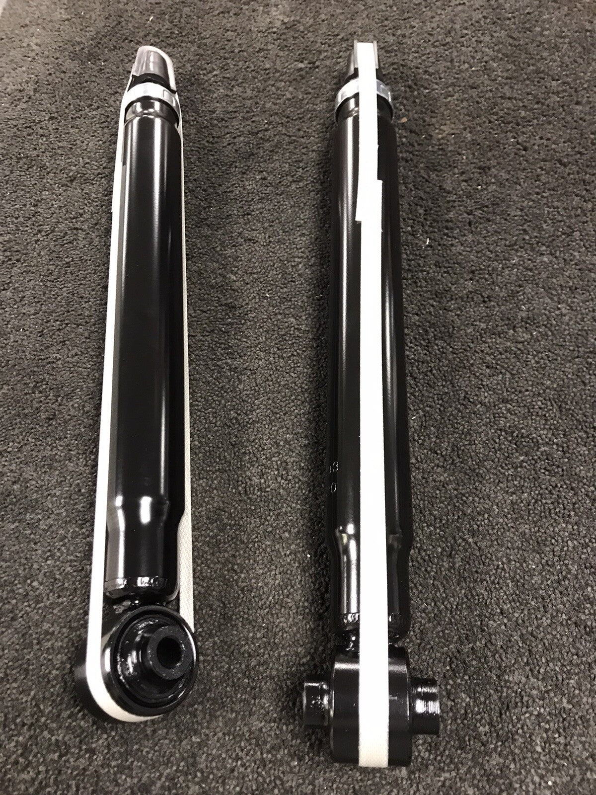 VW TIGUAN TOURAN GOLF MK7 TSi TDi GTD 2 REAR SHOCK ABSORBERS BRAND NEW 