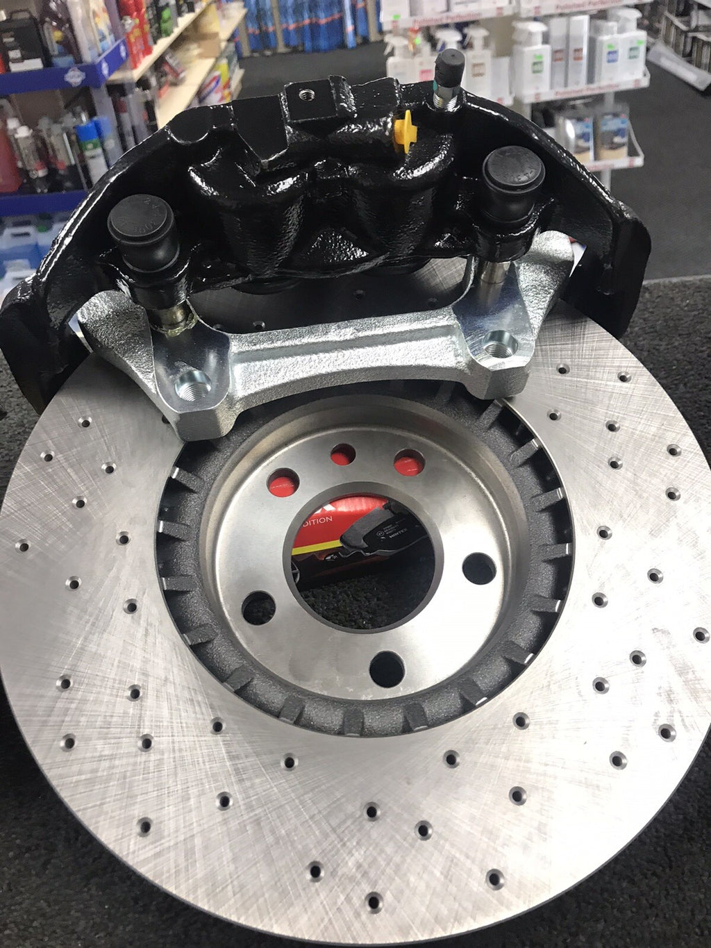 VW TRANSPORTER PERFORMANCE DRILLED GROOVED BRAKE DISC CALIPER KIT 340mm BLACK