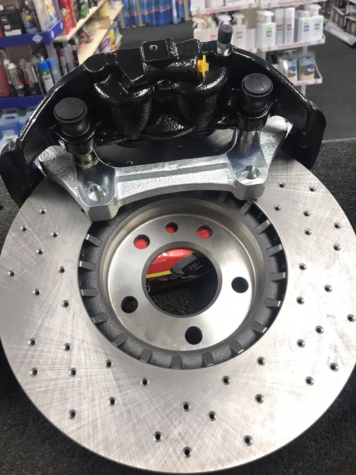 VW TRANSPORTER PERFORMANCE DRILLED GROOVED BRAKE DISC CALIPER KIT 340mm BLACK