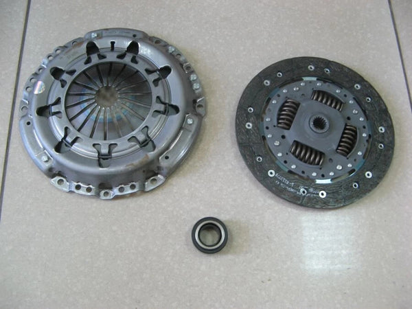 CARAVELLE TRANSPORTER T5 2.5TD 130 AXD BNZ 2003-09 240mm LUK CLUTCH KIT NEW