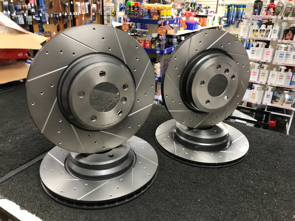 BMW 335i 335d E92 BRAKE DISC FRONT REAR BREMBO CROSS DRILLED GROOVED MINTEX PADS