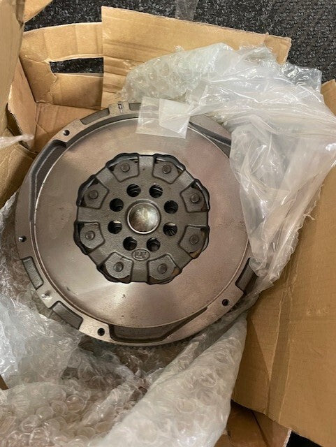 FOR NISSAN NV400 MOVANO MASTER 2.3DCi DUAL MASS FLYWHEEL LUK 415093510  NEW