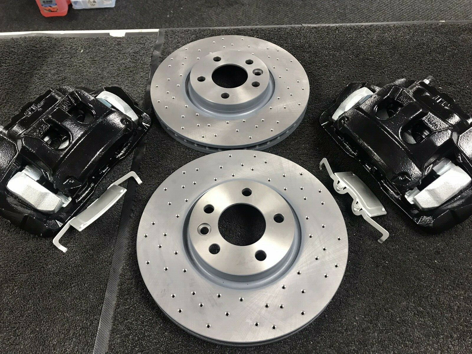 VW TRANSPORTER PERFORMANCE DRILLED GROOVED BRAKE DISC CALIPER KIT 340mm BLACK