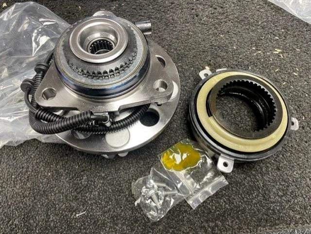 FOR SANGYONG ACTYON RODIUS STAVIC FRONT WHEEL BEARING HUB +ACTUATOR 4151009000
