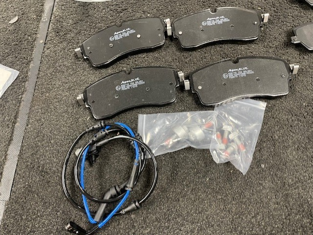 FOR DEFENDER 110 S (MK3 (L663)) FRONT REAR BRAKE DISCS DRILLED GROOVED PADS