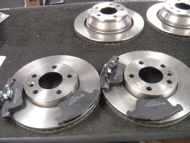 VW TRANSPORTER T5 CARAVELLE  BRAKE DISCS & PAD  FRONT 16" WHEELS 308mm