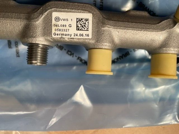 08-16 VW TIGUAN 5N SKODA YETI 2.0TDi FUEL PRESSURE RAIL COMPLETE SENSOR 04L089G