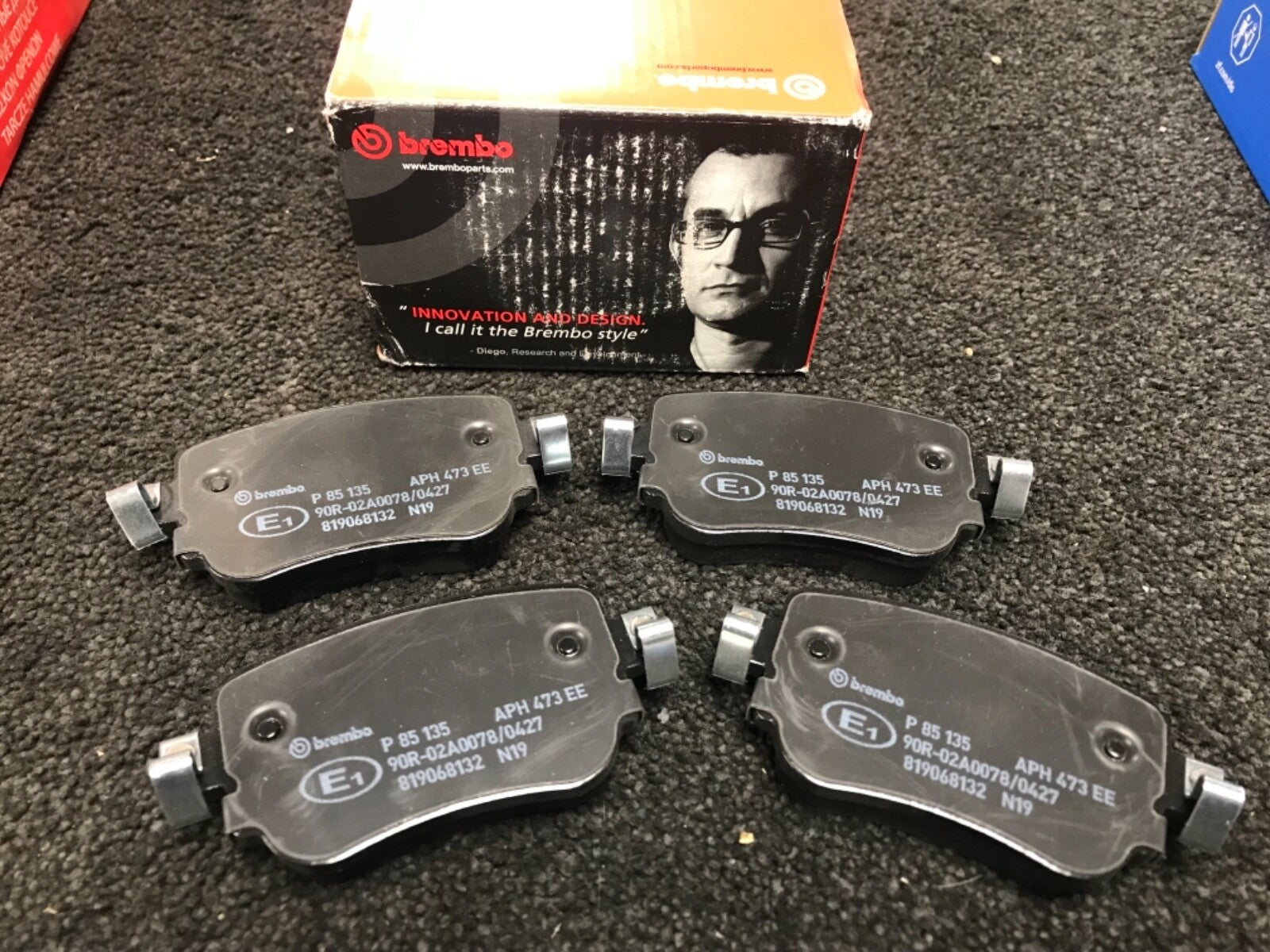 PASSAT TIGUAN BiTDi SCR 240 BRAKE DISC PAD BREMBO DRILLED GROOVED FRONT REAR