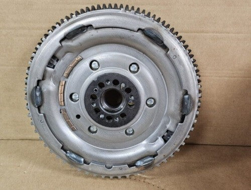 DMF DUAL MASS FLYWHEEL FOR  NISSAN NAVARA PATHFINDER D40 2.5TD 2005-09 YD25DDTi