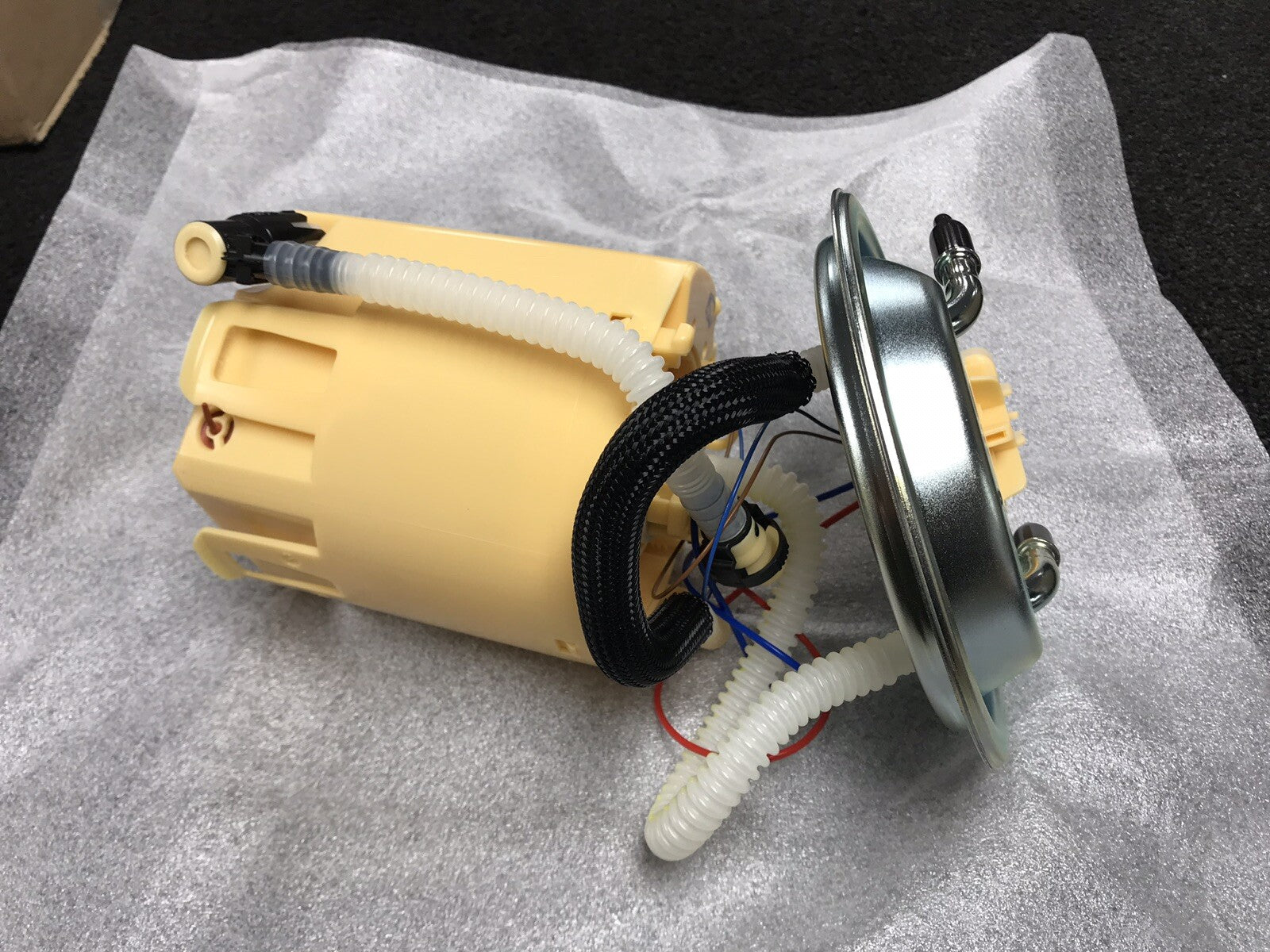 FOR VAUXHALL COMBO CORSA C 1.3DIESEL 1.3TD CDTi  16v DIESEL FUEL PUMP NEW OE