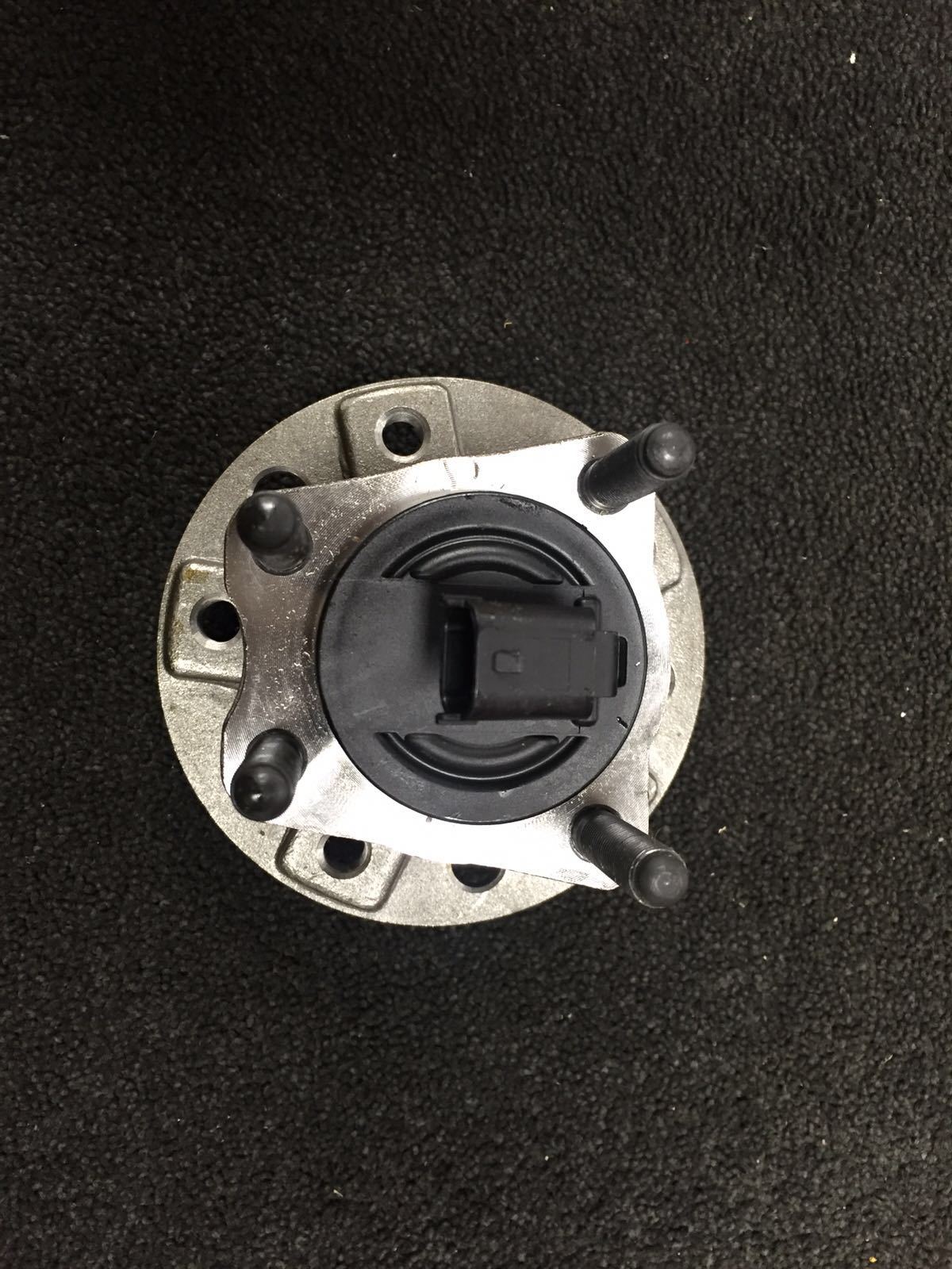 VAUXHALL ASTRA H MK5 2004-2009  REAR WHEEL BEARING HUB 5 STUD