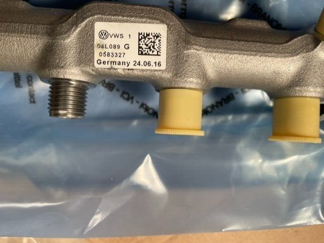 AUDI A4 B9 2.0TDI FUEL PRESSURE RAIL COMPLETE SENSOR 04L130089G  GENUINE NEW