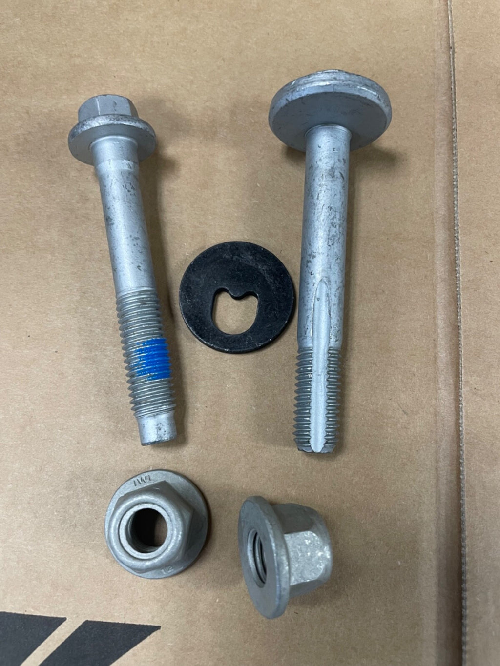 VOLVO C30 V50 V60 XC60 REAR LOWER ARM  ARM FITTING CAMBER BOLT KIT