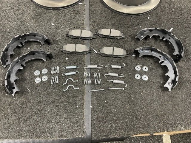 FOR TOYOTA REGIUS GRANVIA IMPORT REAR BRAKE DISC PAD HAND BRAKE PARKING SHOE KIT
