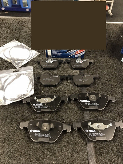 FOR BMW 530d M SPORT E61 E60 BRAKE PADS FRONT REAR SENSORS