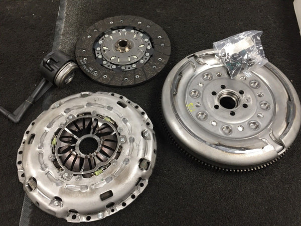 AUD IA3 8P  BEETLE 2.0TDi  CFFB  2.0TDi CLCB CFHC DUALMASS  FLYWHEEL CLUTCH KIT
