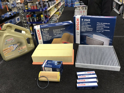 VW GOLF R MK7 SERVICE KIT OIL FILTER AIR FILTER POLLEN FILTER PLUGS 0/30 OIL