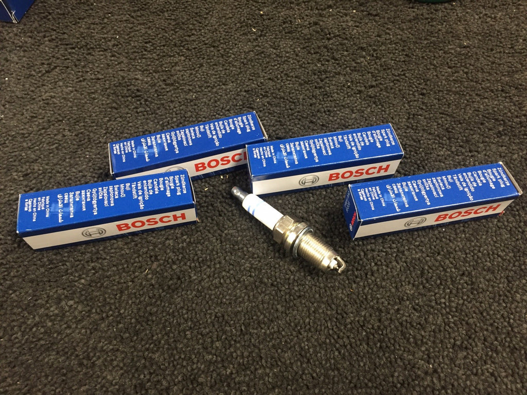 SKODA AUDI VW  1.4TFSi OIL FILTER AIR FILTER FUEL FILTER SPARK PLUG SERVICE KIT