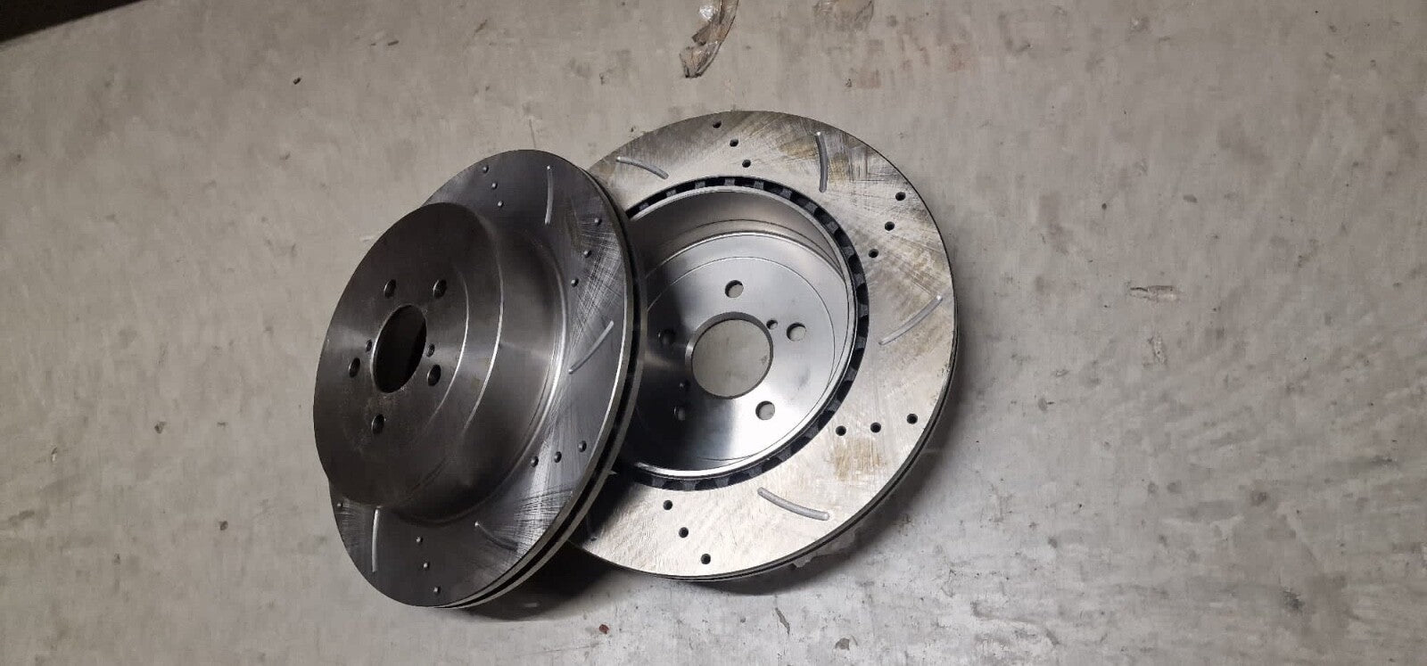 FOR SUBARU 2.0 TURBO & STI  DRILLED GROOVED BRAKE DISCS REAR
