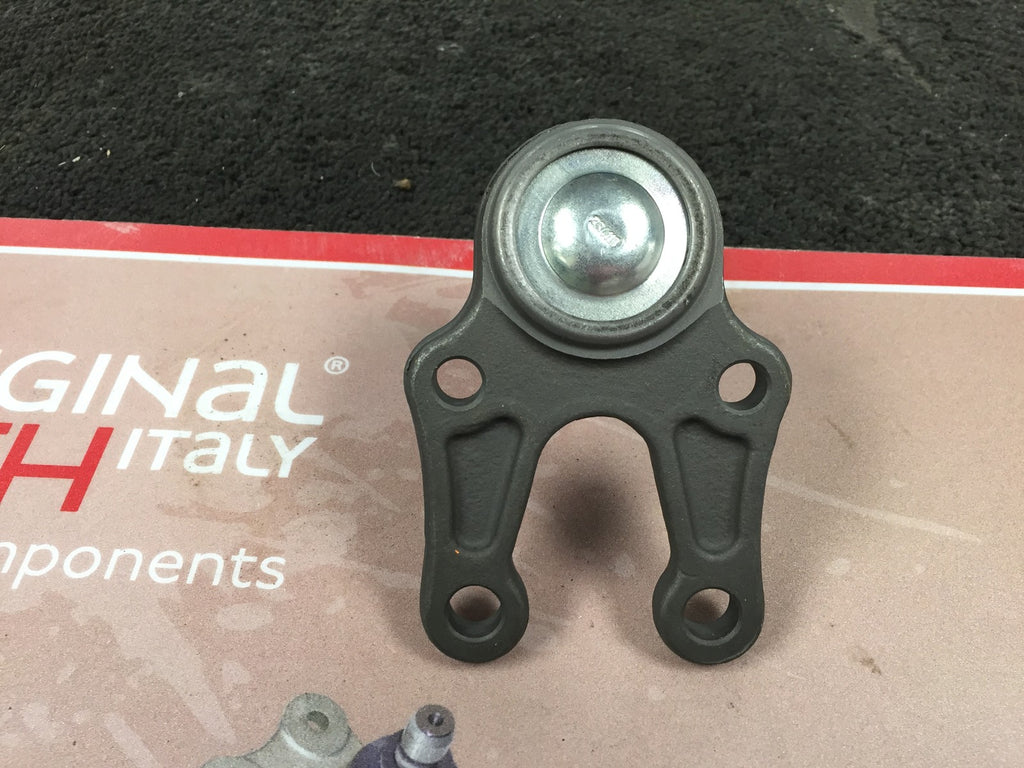 FOR TOYOTA HIACE GRANVIA REGIUS 4WD 1995-02 FRONT LOWER WISHBONE BALL JOINT