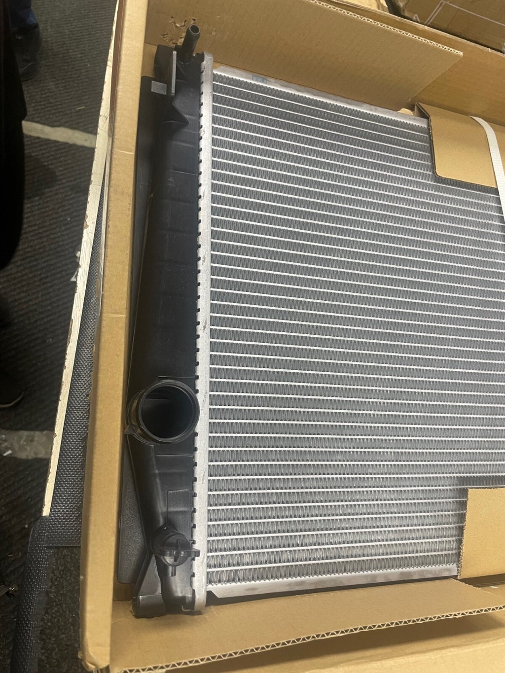 FOR TOYOTA ESTIMA HYBRID IMPORT ACR50 2.4i  2006-14 BRAND NEW RADIATOR