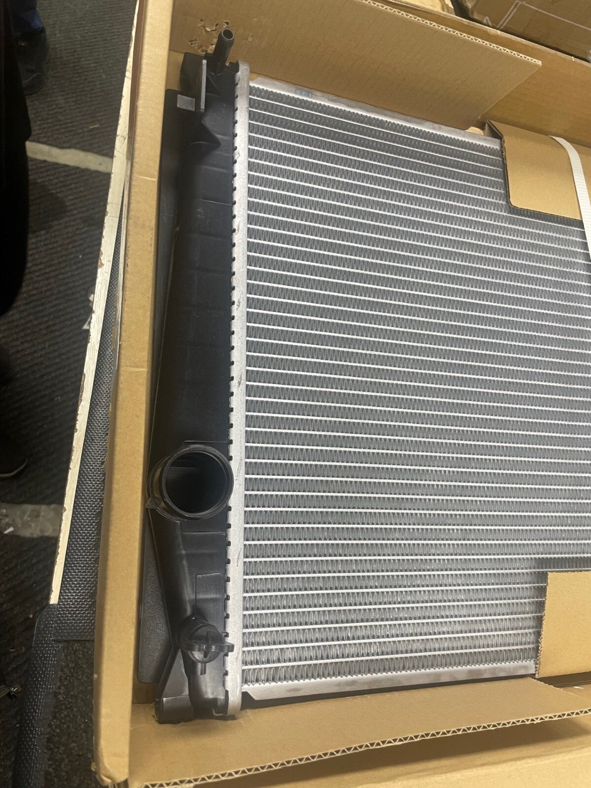 FOR TOYOTA ESTIMA HYBRID IMPORT ACR50 2.4i  2006-14 BRAND NEW RADIATOR