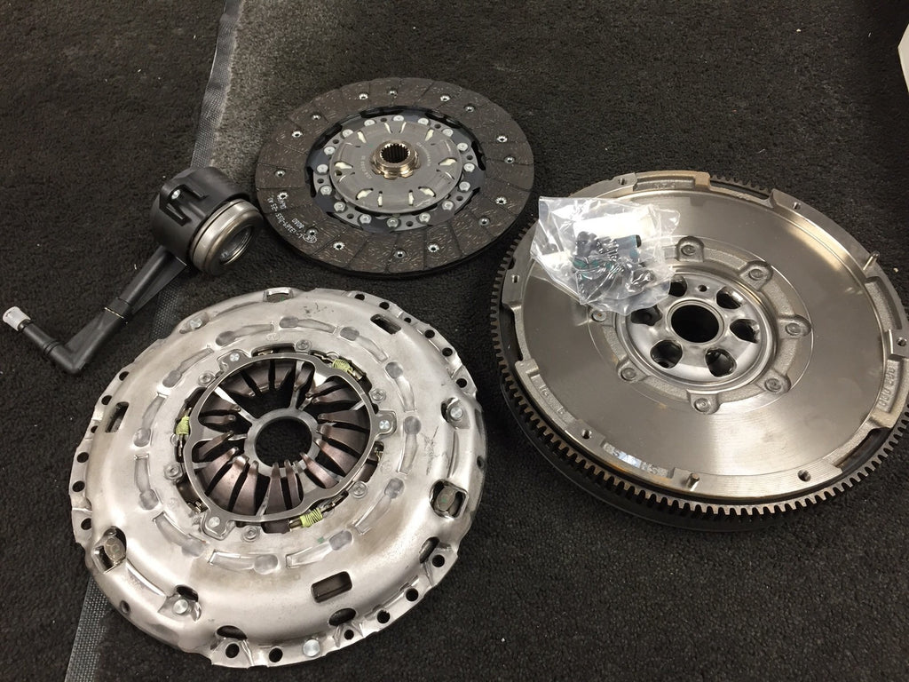 AUD IA3 8P  BEETLE 2.0TDi  CFFB  2.0TDi CLCB CFHC DUALMASS  FLYWHEEL CLUTCH KIT