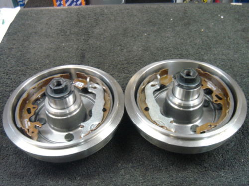 FOCUS 98-04 REAR BRAKE DRUMS X 2 WHEEL BEARINGS & SHOES