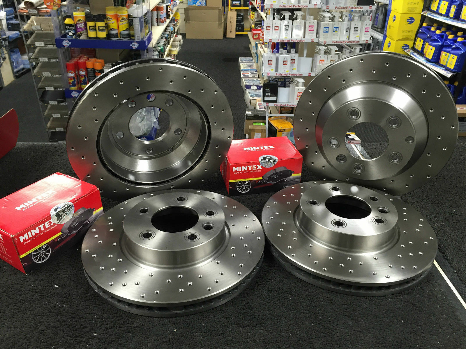 AUDI Q7 TDi 4.2FSi PERFORMANCE BRAKE DISC CROSS DRILLED FRONT REAR PADS 350+358