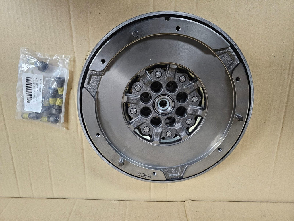 BMW DUAL MASS FLYWHEEL 21208482598 21208605486 21208605488 8482598 NEW
