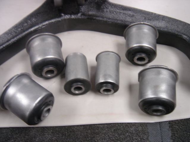 FOR CHEROKEE LIBERTY KJ CRD V6 02-07 FRONT LOWER WISHBONE CONTROL ARM BUSH KIT 