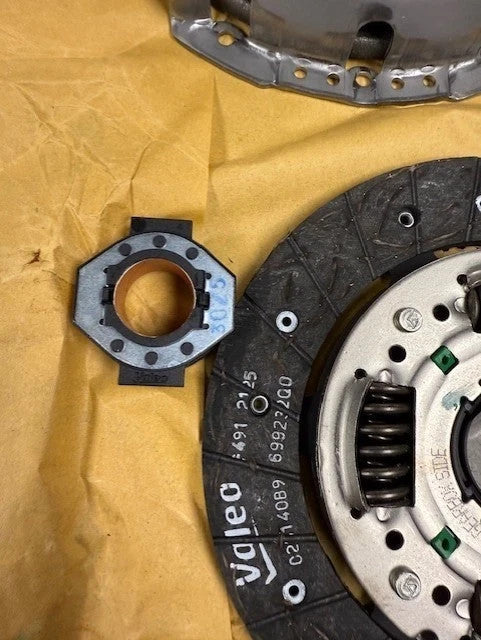 VALEO CLUTCH KIT BRAND NEW  3 PCE FIAT DOBLO CARGO FIORINO BRAVO 1.4 2007-2019