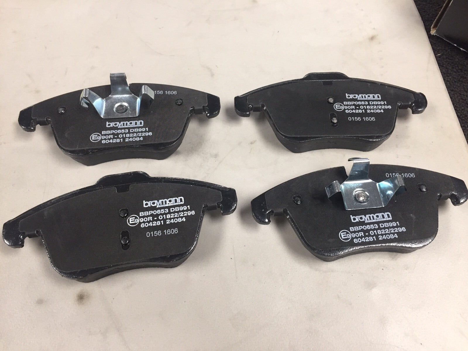 JAGUAR S TYPE 2.5 2.7 3.0 V6 V8 BRAKE PADS FRONT FOR MODELS WITH 326MM DIA DISC
