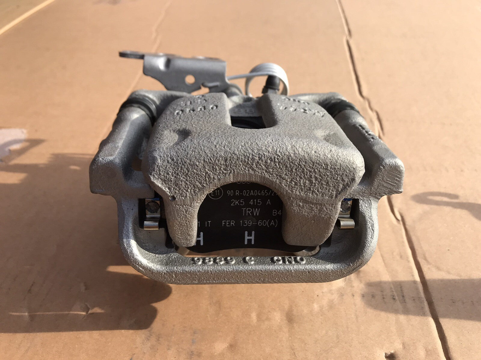 2 GENUINE VW REAR BRAKE CALIPERS FOR CADDY MK4 2.0TDI 2015ON CUUD/DFSD CODE