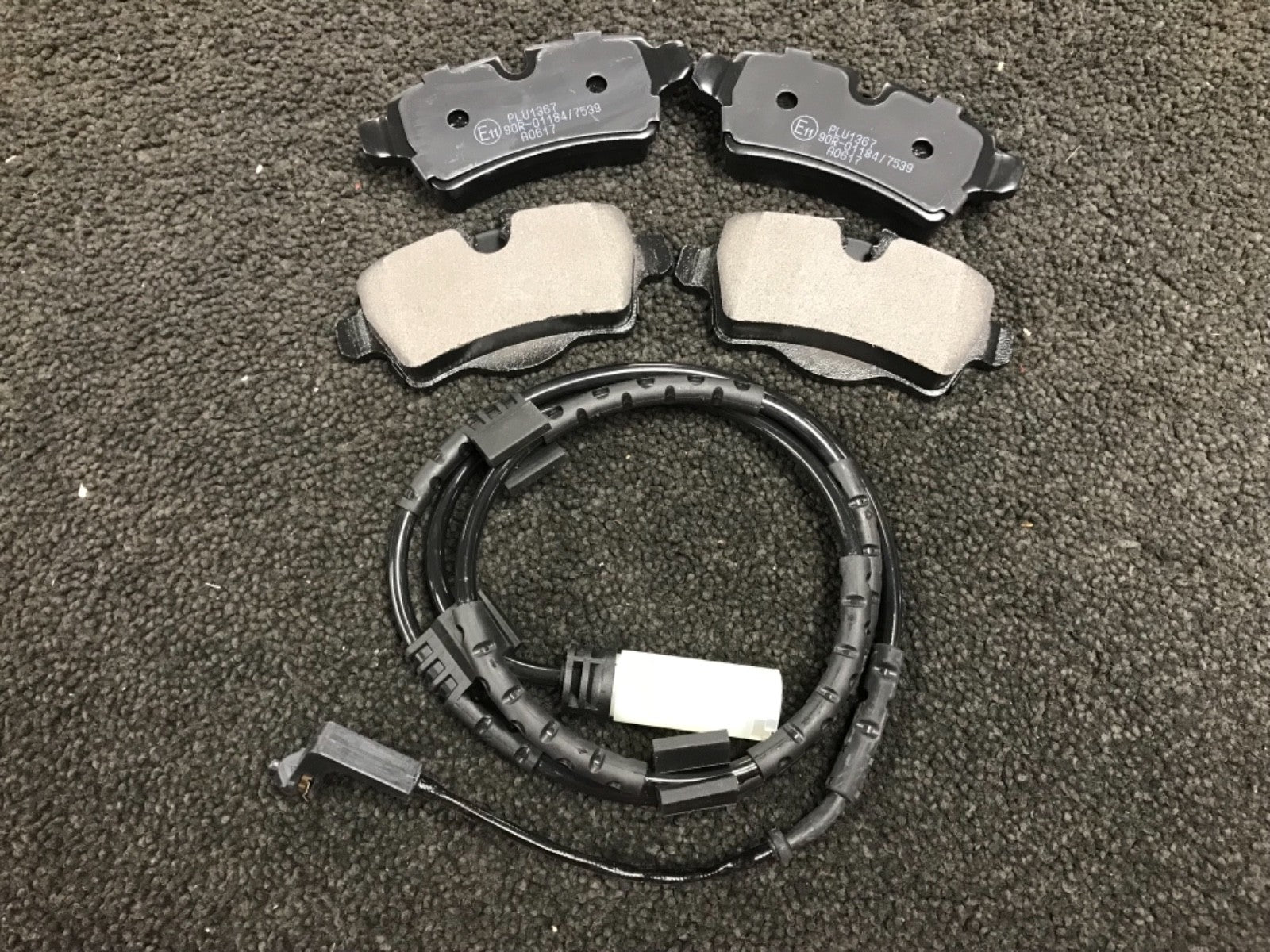 MINI R56 HATCH COOPER 1.6 FRONT & REAR BRAKE DISC PADS WIRE SENSOR LEAD 