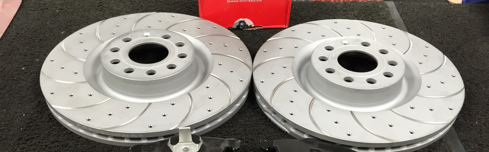 VW GOLF R32 MK5 GOLF R MK6 BRAKE DISC DRILLED GROOVED   FRONT