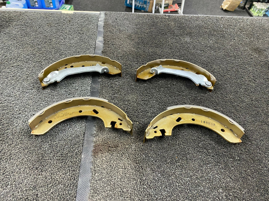 REAR BRAKE SHOE SET FITS FORD ESCORT COURIER 1996-03 96AB2200AA