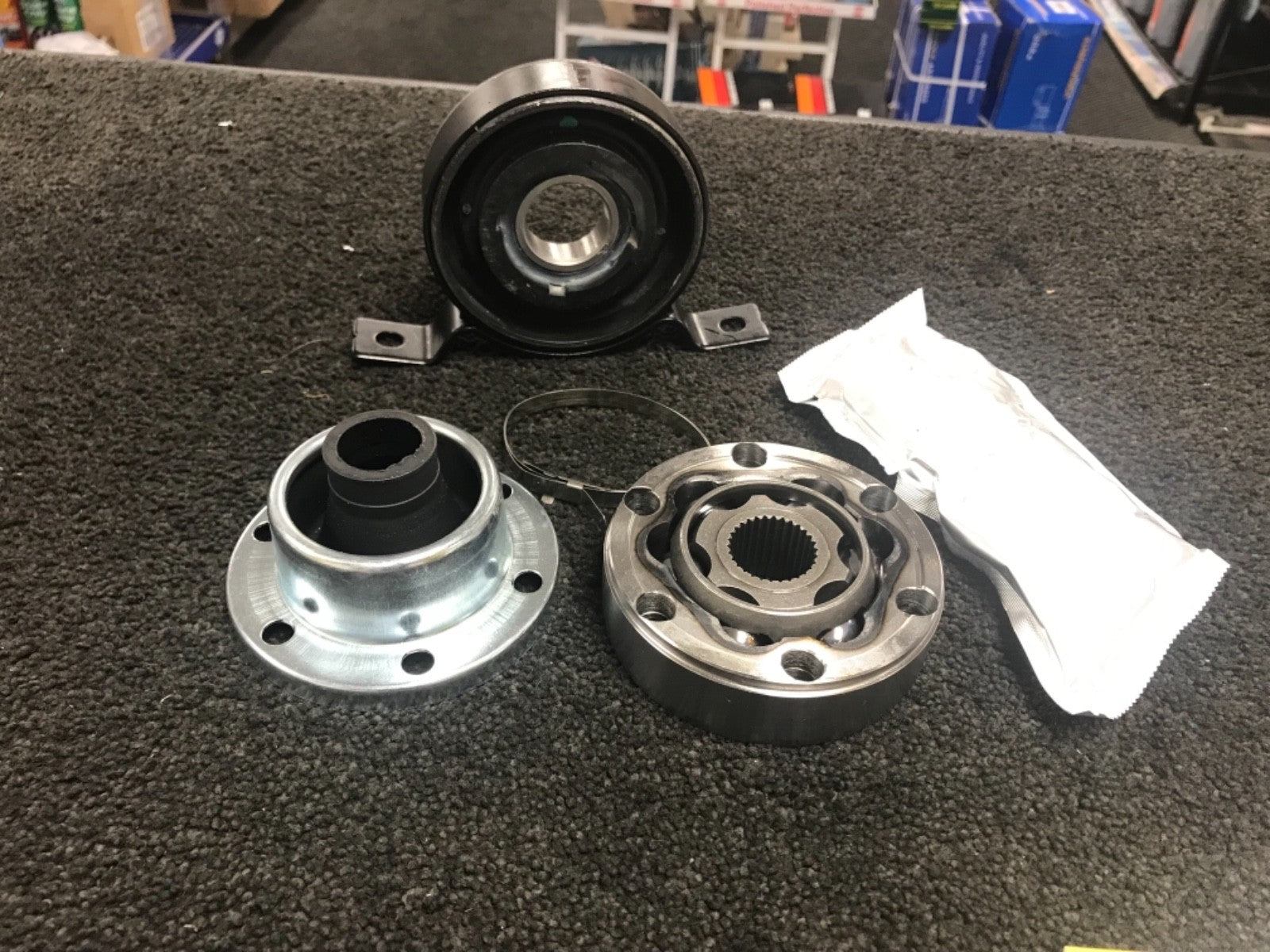  REAR PROPSHAFT CENTRE BEARING JOINT BOOT RANGE ROVER SPORT DISCOVERY 3 TDV6 HSE