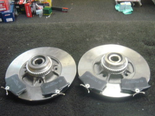 MEGANE 96-03 REAR BRAKE DISCS & BEARINGS & MINTEX PADS