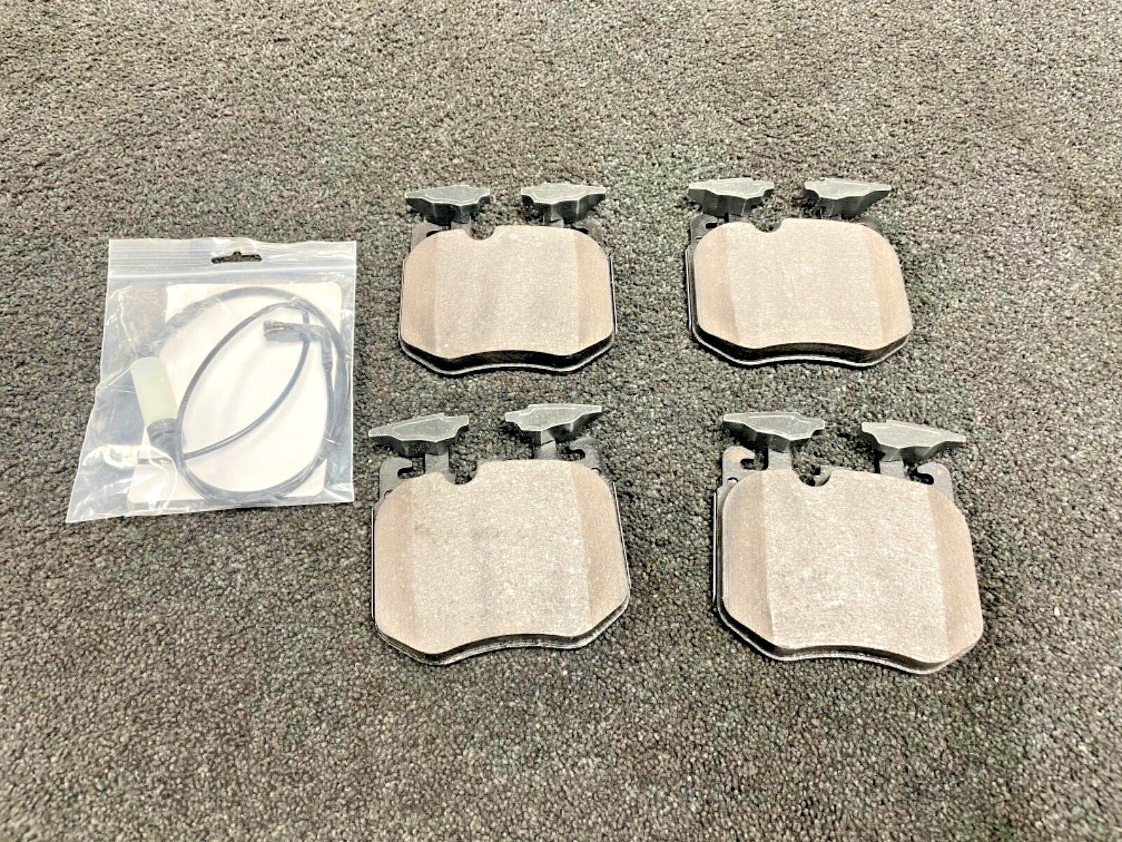 BMW 6 7 8 Series X5 X7 16-20 Brake Pads Front WITH WIRE SENSOR