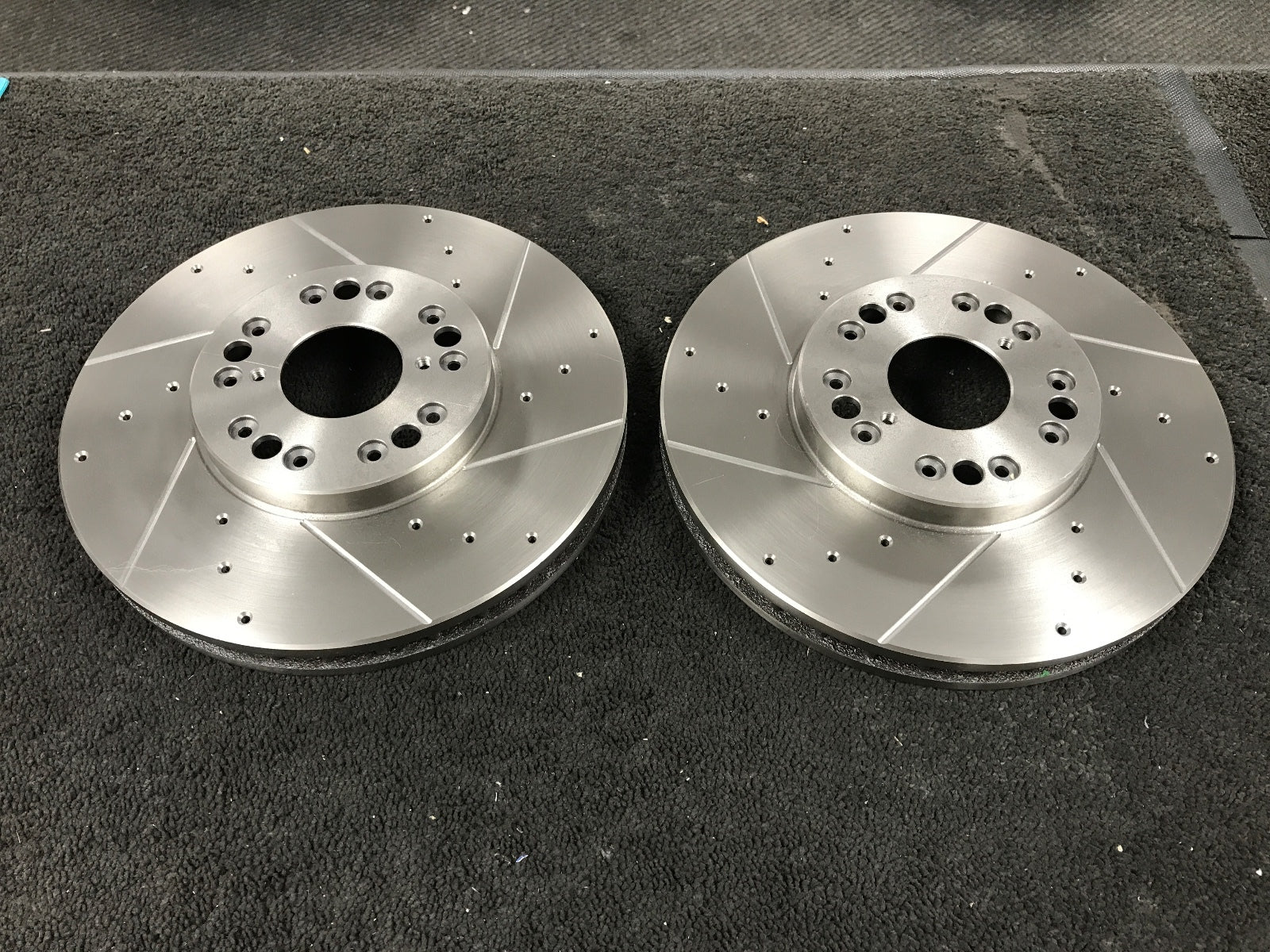 FOR LEXUS IS200 IS300 GS300 SUPRA  FRONT DRILLED & GROOVED BRAKE DISCS X 2