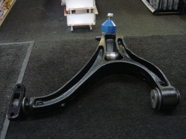 FOR  GRAND CHEROKEE CRD 4.7 5.7 FRONT LOWER WISHBONE CONTROL ARM BALL JOINT RH