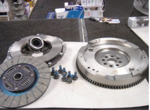 FOR AVENSIS 2.0D4D 1999-03 DUAL MASS TO SOLID FLYWHEEL CONVERSION CLUTCH KIT
