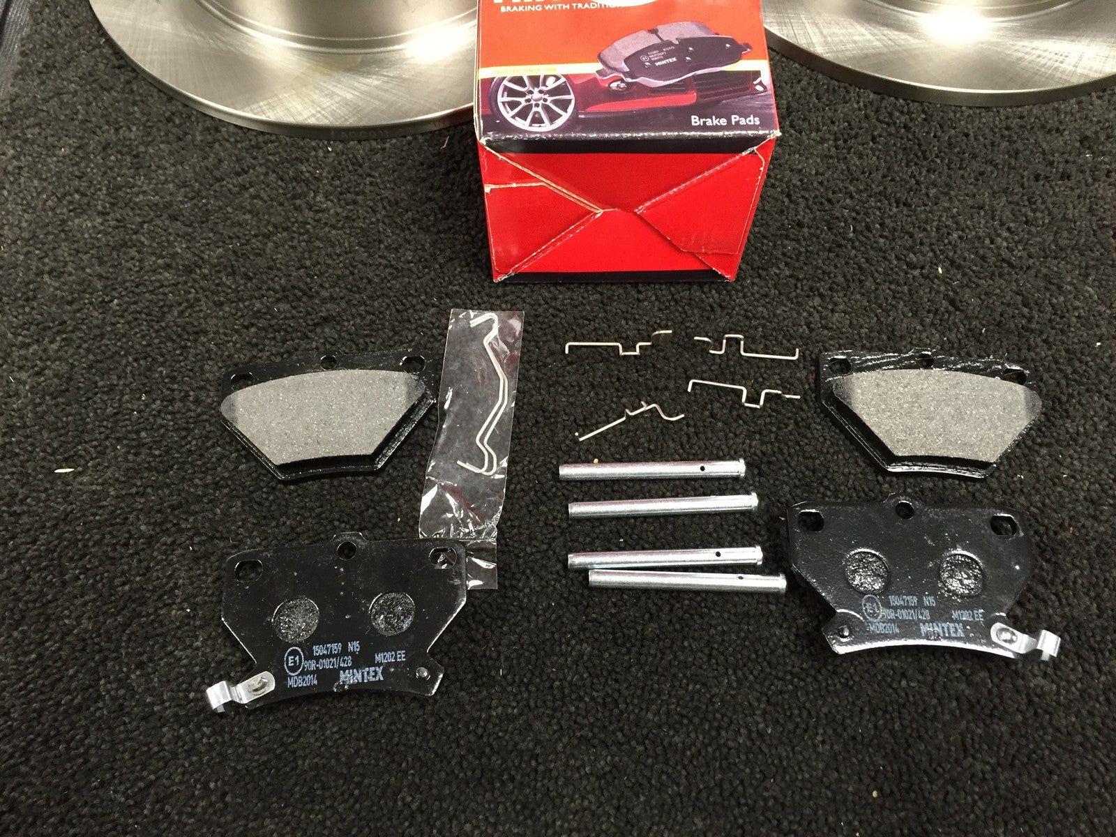 FOR TOYOTA  CELICA VVTI 140BHP 190BHP REAR BRAKE PAD HANDBRAKE SHOES FITTING 