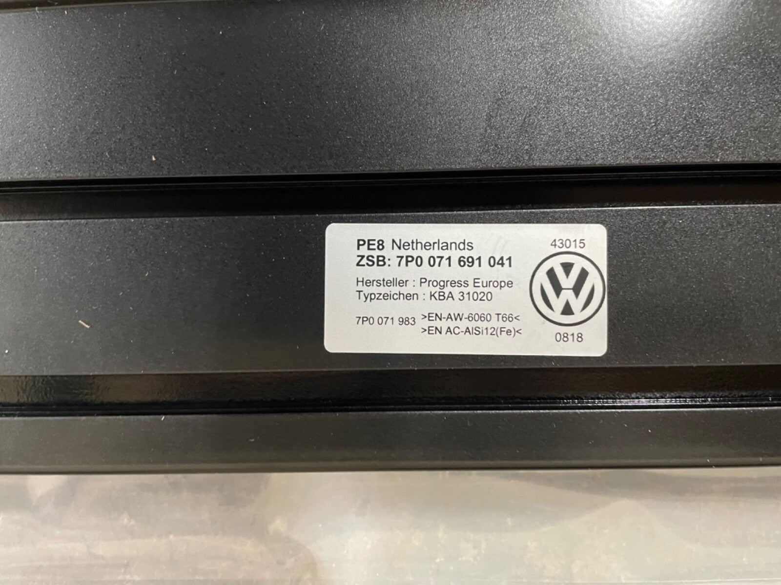 GENUINE VW RUNNING BOARD SIDE STEP FOOT RAIL TOUAREG 7P 2011-17 BLACK OFFER ONLY