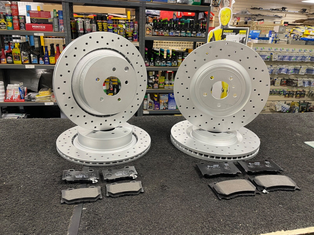 FOR NISSAN INFINITI FX50  CROSS DRILLED BRAKE DISCS WITH PADS FRONT REAR
