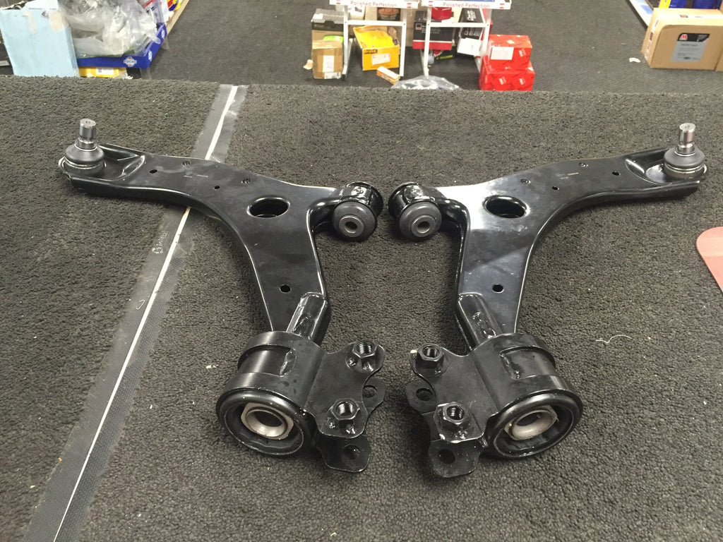 2 FRONT LOWER WISHBONE ARM LH RH MAZDA 3 1. 1.4 1.6 MAZDA 5 1.8 2.0 CR 2004-2009